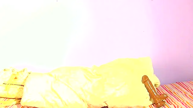 Snapshot of Augustine-Blooomxx chatting on 11/28/25, 03:14 Augustine-Blooomxx online show from 11/28/25, 03:14