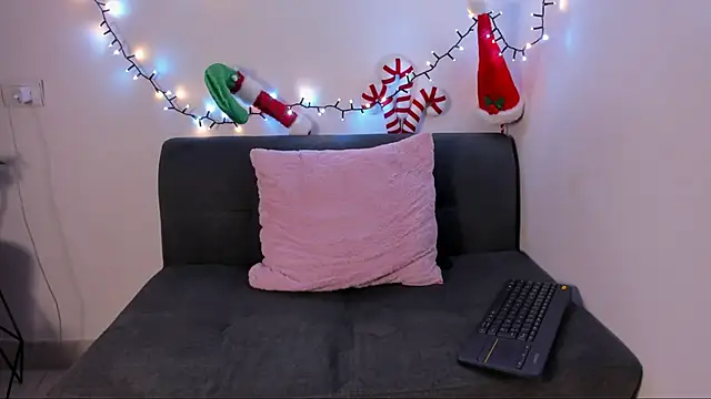 lara and danny online show from 11/14/25, 01:15