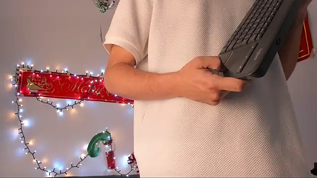 lara and danny online show from 11/19/25, 02:50