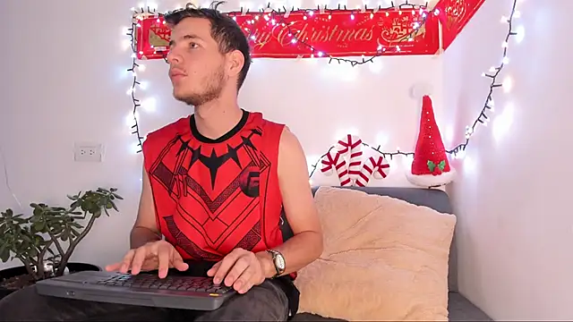 lara and danny online show from 11/21/25, 12:26