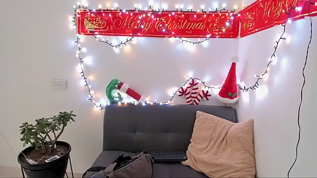 lara and danny online show from 11/24/25, 01:44