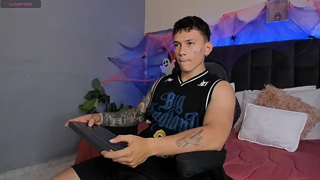 Thomas moon online show from 10/16/25, 12:50