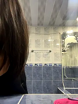 Snapshot of sahraparker chatting on 10/21/25, 01:17 sahraparker online show from 10/21/25, 01:17