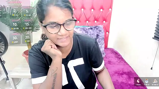 Strawberry Lips online show from 10/02/25, 04:19