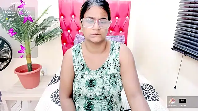 Strawberry Lips online show from 10/23/25, 04:45