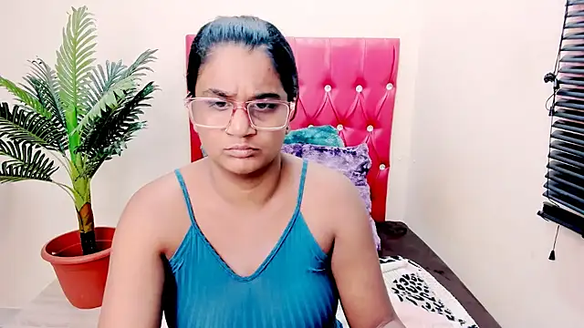 Strawberry Lips online show from 11/20/25, 04:12