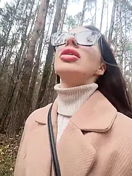 Snapshot of llass55 chatting on 11/02/25, 09:22 llass55 online show from 11/02/25, 09:22