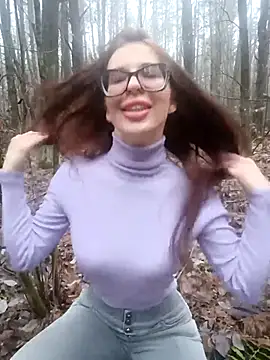 Snapshot of llass55 chatting on 11/17/25, 09:37 llass55 online show from 11/17/25, 09:37