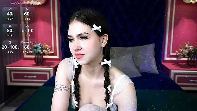 Snapshot of RuthandJess chatting on 10/02/25, 08:49 RuthandJess online show from 10/02/25, 08:49