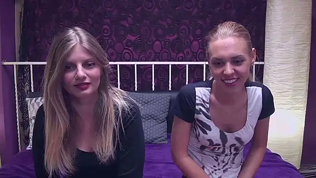 Snapshot of BlondeWitches chatting on 12/31/24, 01:04 BlondeWitches online show from 12/31/24, 01:04