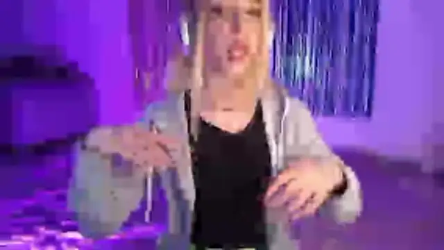 Alina Lee t online show from 10/25/25, 02:52