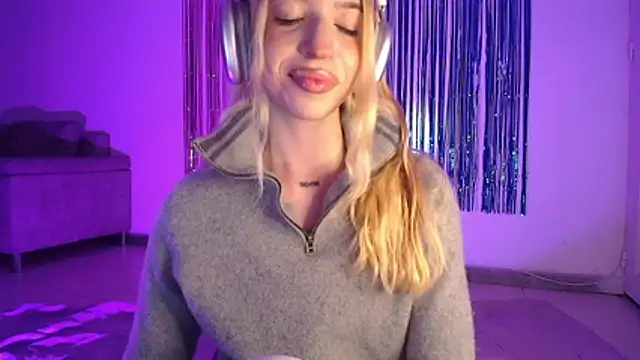 Alina Lee t online show from 10/26/25, 02:50