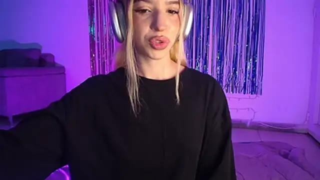 Alina Lee t online show from 11/09/25, 01:26