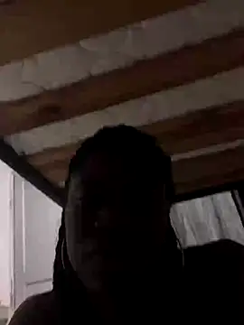 Snapshot of MichellePose chatting on 11/21/25, 05:17 MichellePose online show from 11/21/25, 05:17