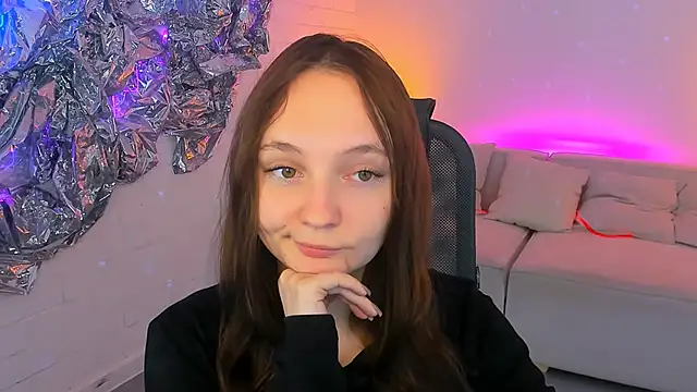 Snapshot of ameliaglamour chatting on 11/20/25, 01:00 ameliaglamour online show from 11/20/25, 01:00