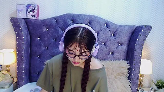 RavenLove  online show from 10/25/25, 08:58