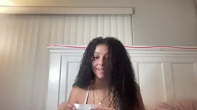 sweetnjuicyyy online show from 10/10/25, 04:11