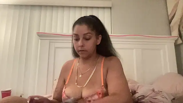 sweetnjuicyyy online show from 10/15/25, 05:18