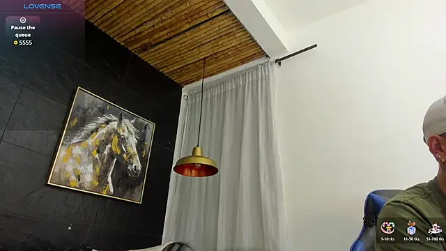 Maximo Wolff online show from 10/24/25, 08:27