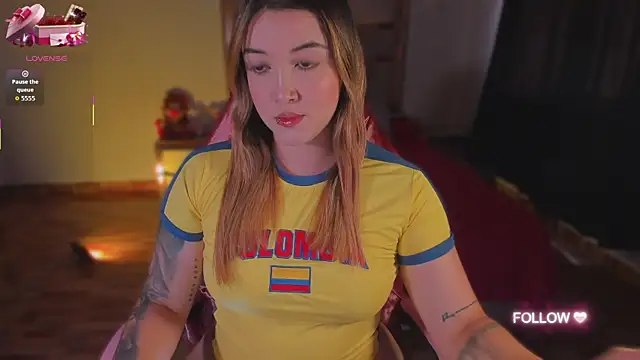 lunaarose online show from 10/20/25, 03:45