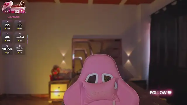 lunaarose online show from 11/04/25, 04:28