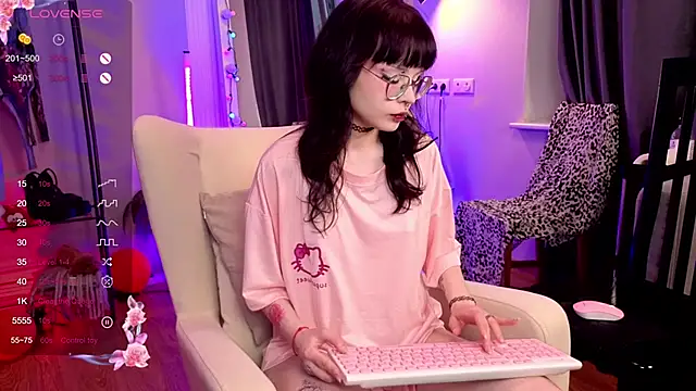 Snapshot of Misa_Perfect chatting on 11/15/25, 11:40 Misa Perfect online show from 11/15/25, 11:40