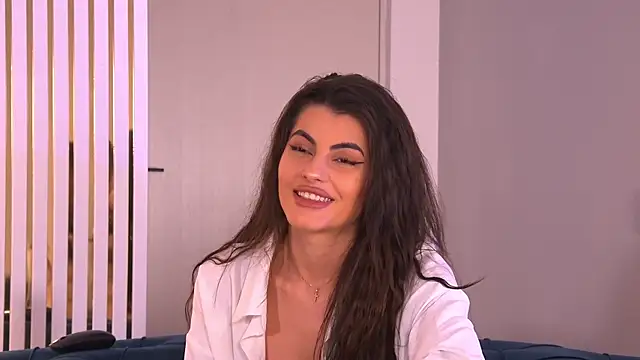 Snapshot of YasminaMoon chatting on 11/14/25, 04:11 YasminaMoon online show from 11/14/25, 04:11