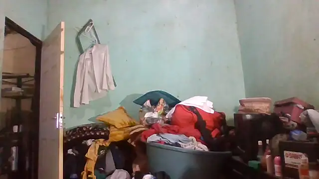 Nicky52 online show from 10/24/25, 03:36