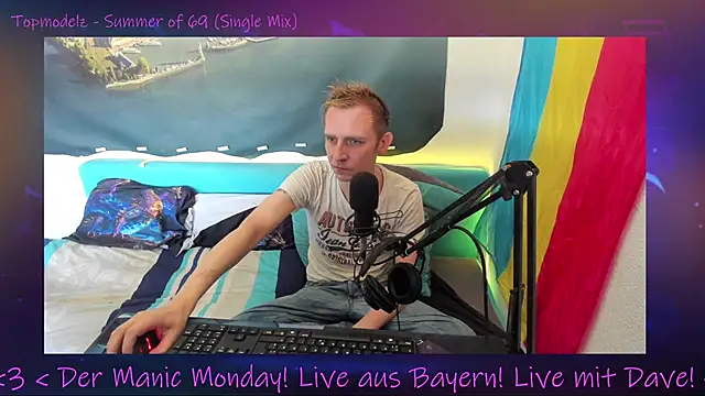 Snapshot of DaveLindau chatting on 09/15/25, 03:12 DaveLindau online show from 09/15/25, 03:12