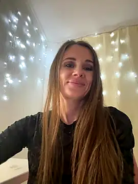 LucieMack online show from 10/13/25, 08:20