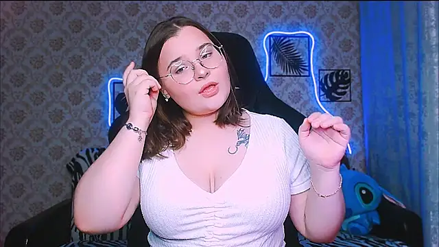 Snapshot of InLoveWithLife26 chatting on 10/15/25, 07:25 InLoveWithLife26 online show from 10/15/25, 07:25