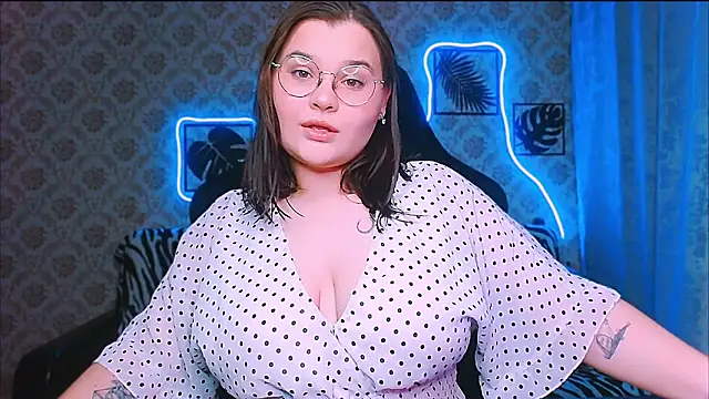 Snapshot of InLoveWithLife26 chatting on 11/05/25, 08:20 InLoveWithLife26 online show from 11/05/25, 08:20