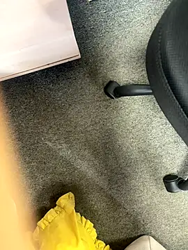 HiddenHoneyLDN online show from 11/12/25, 09:10