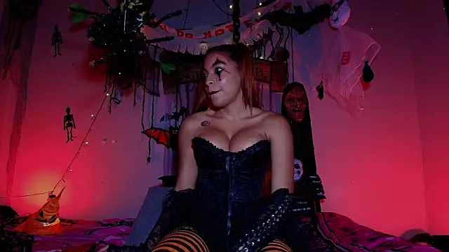 m rosee online show from 10/31/25, 03:13