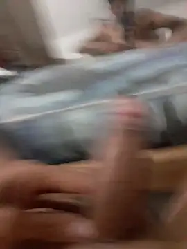 Snapshot of Flaqki chatting on 11/18/25, 12:38 Flaqki online show from 11/18/25, 12:38