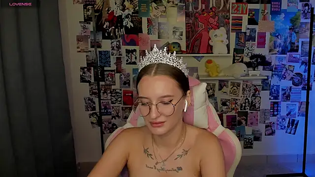 Snapshot of Maryyy_May chatting on 09/18/25, 04:53 Maryyy May online show from 09/18/25, 04:53