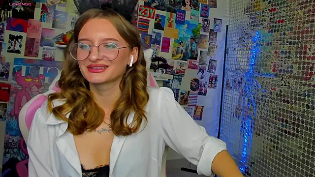 Snapshot of Maryyy_May chatting on 09/30/25, 04:34 Maryyy May online show from 09/30/25, 04:34