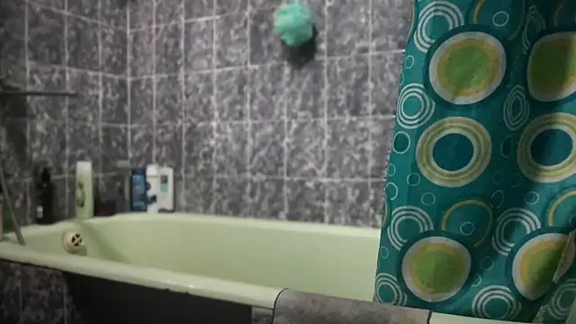 Rosea Champagne online show from 10/21/25, 01:12