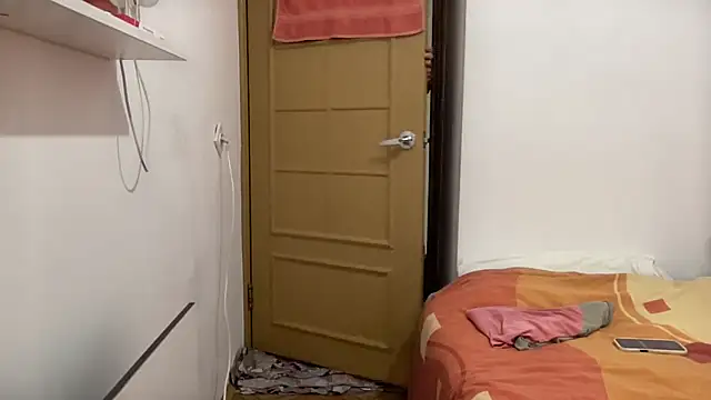 Rosea Champagne online show from 10/30/25, 03:35