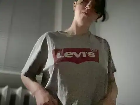 Rosea Champagne online show from 11/11/25, 06:19