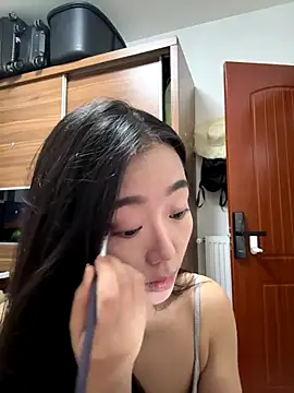 Snapshot of jiajia_L chatting on 11/12/25, 02:17 jiajia L online show from 11/12/25, 02:17