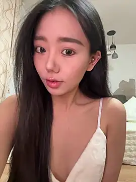 Snapshot of jiajia_L chatting on 11/23/25, 02:28 jiajia L online show from 11/23/25, 02:28