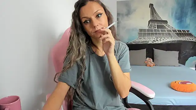 Snapshot of RheaEtthan chatting on 11/15/25, 11:51 RheaEtthan online show from 11/15/25, 11:51