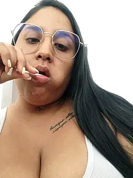 Snapshot of Khertt-Slov chatting on 10/11/25, 03:54 Khertt-Slov online show from 10/11/25, 03:54