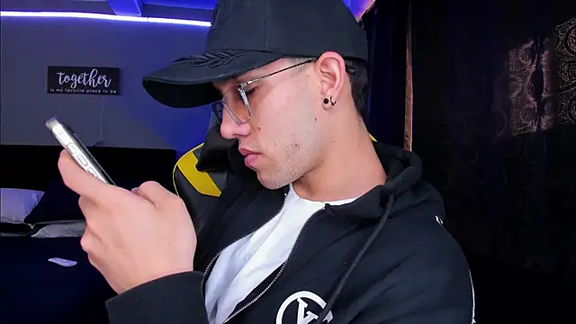 alexgiraldo   online show from 10/17/25, 04:20