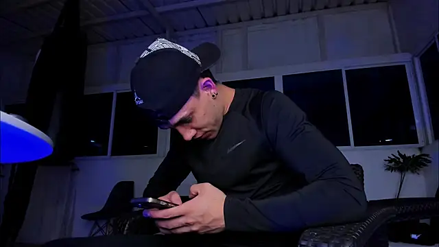 alexgiraldo   online show from 10/22/25, 02:34