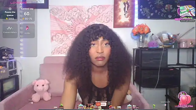 Snapshot of ziafoxy chatting on 10/10/25, 02:54 ziafoxy online show from 10/10/25, 02:54