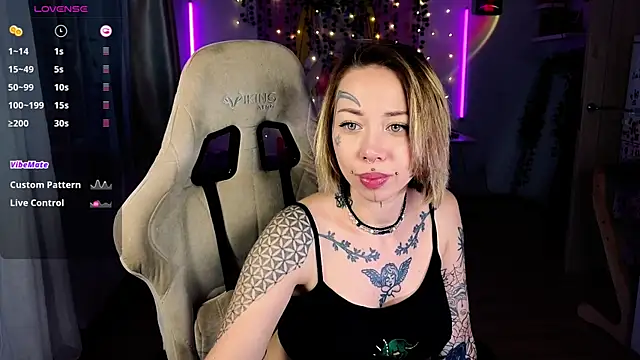 bunnykellyyy online show from 10/10/25, 06:23