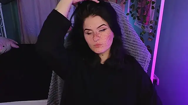 Snapshot of Dark_Shine chatting on 10/14/25, 05:41 Dark Shine online show from 10/14/25, 05:41