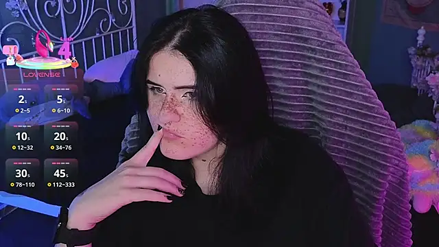 Snapshot of Dark_Shine chatting on 11/11/25, 10:48 Dark Shine online show from 11/11/25, 10:48